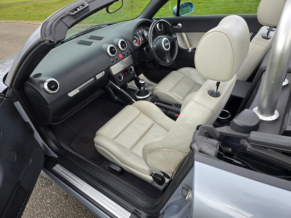 Used Audi TT 2002 for sale - 75570366: Photo 5