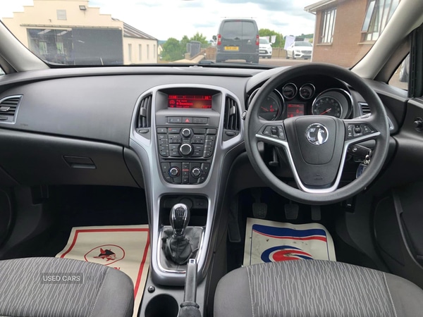 Used Vauxhall Astra 2015 for sale - 77217988: Photo 2
