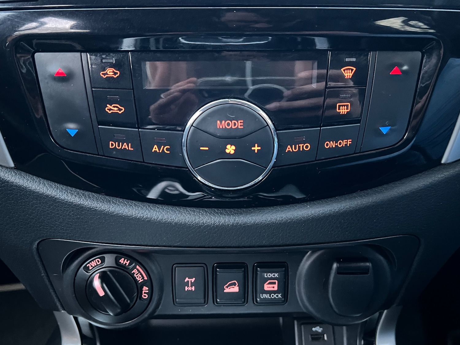 Used Nissan Navara 2019 for sale - 77026676: Photo 27