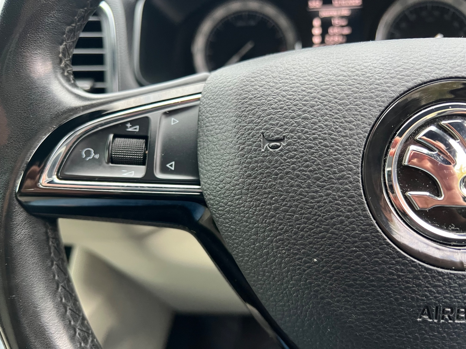 Used Skoda Karoq 2018 for sale - 76273793: Photo 21