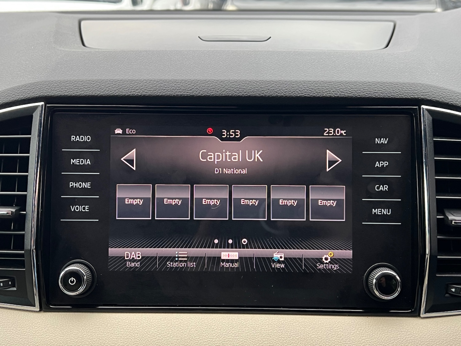 Used Skoda Karoq 2018 for sale - 76273793: Photo 28