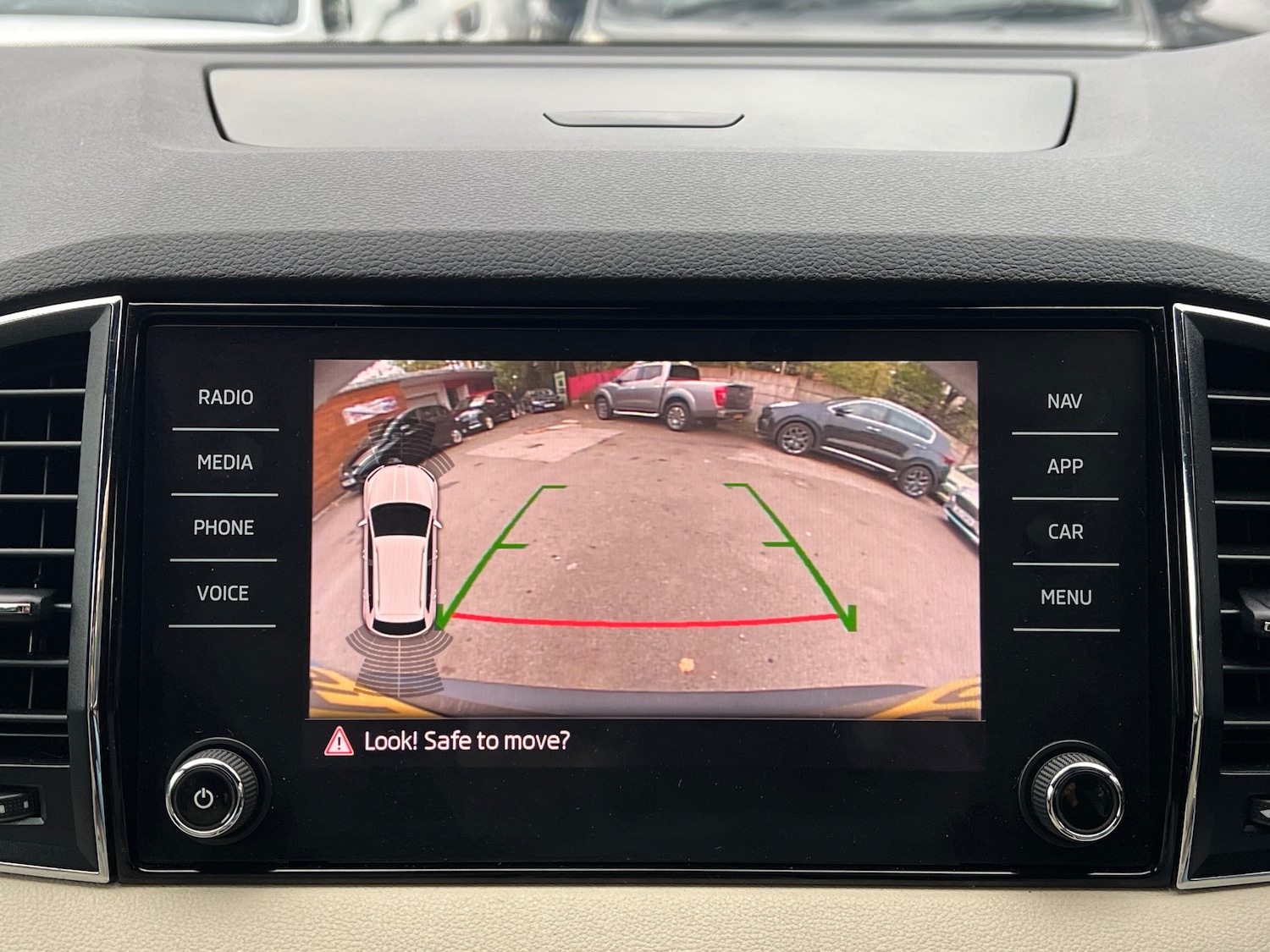 Used Skoda Karoq 2018 for sale - 76273793: Photo 29