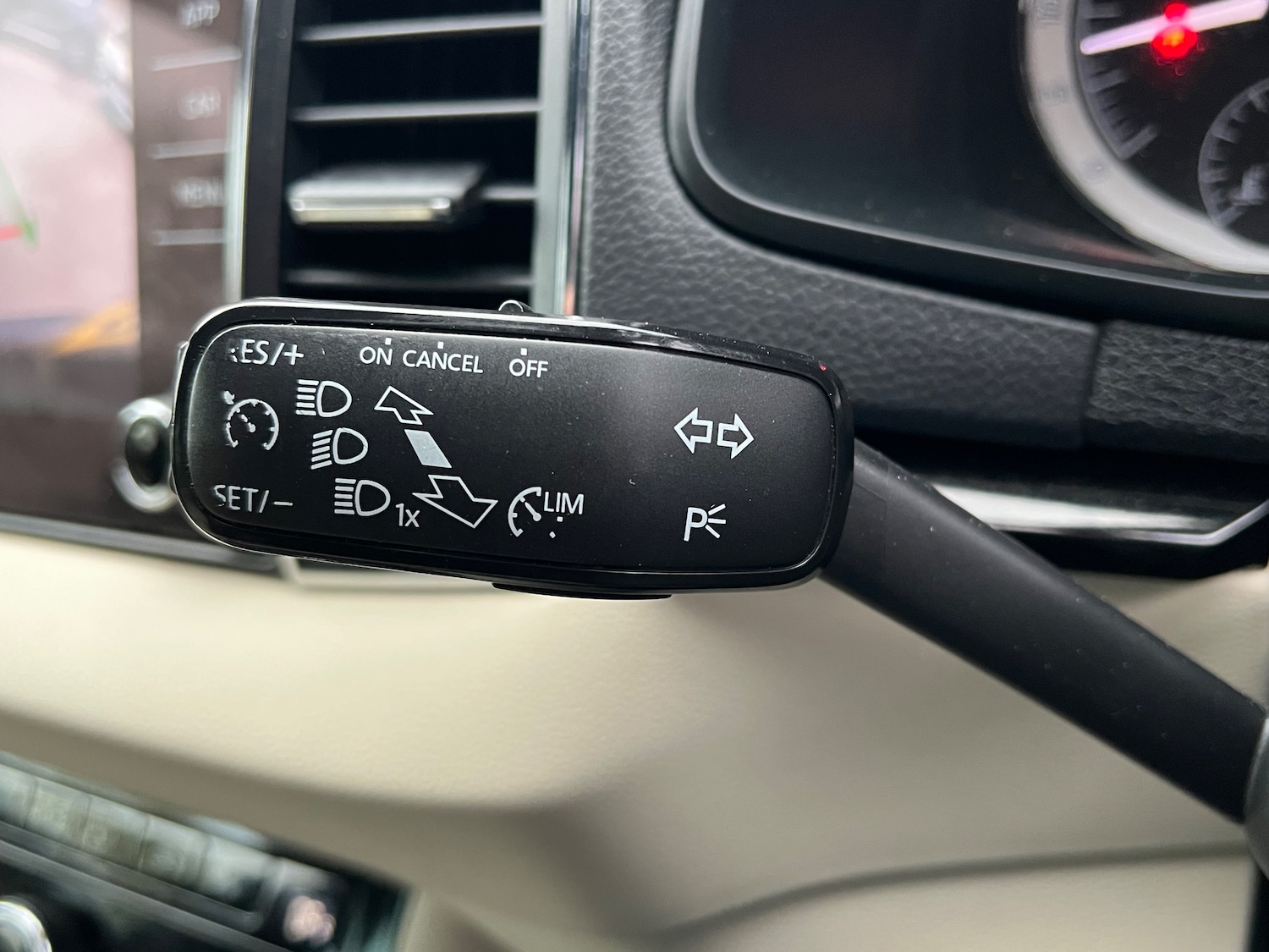 Used Skoda Karoq 2018 for sale - 76273793: Photo 37