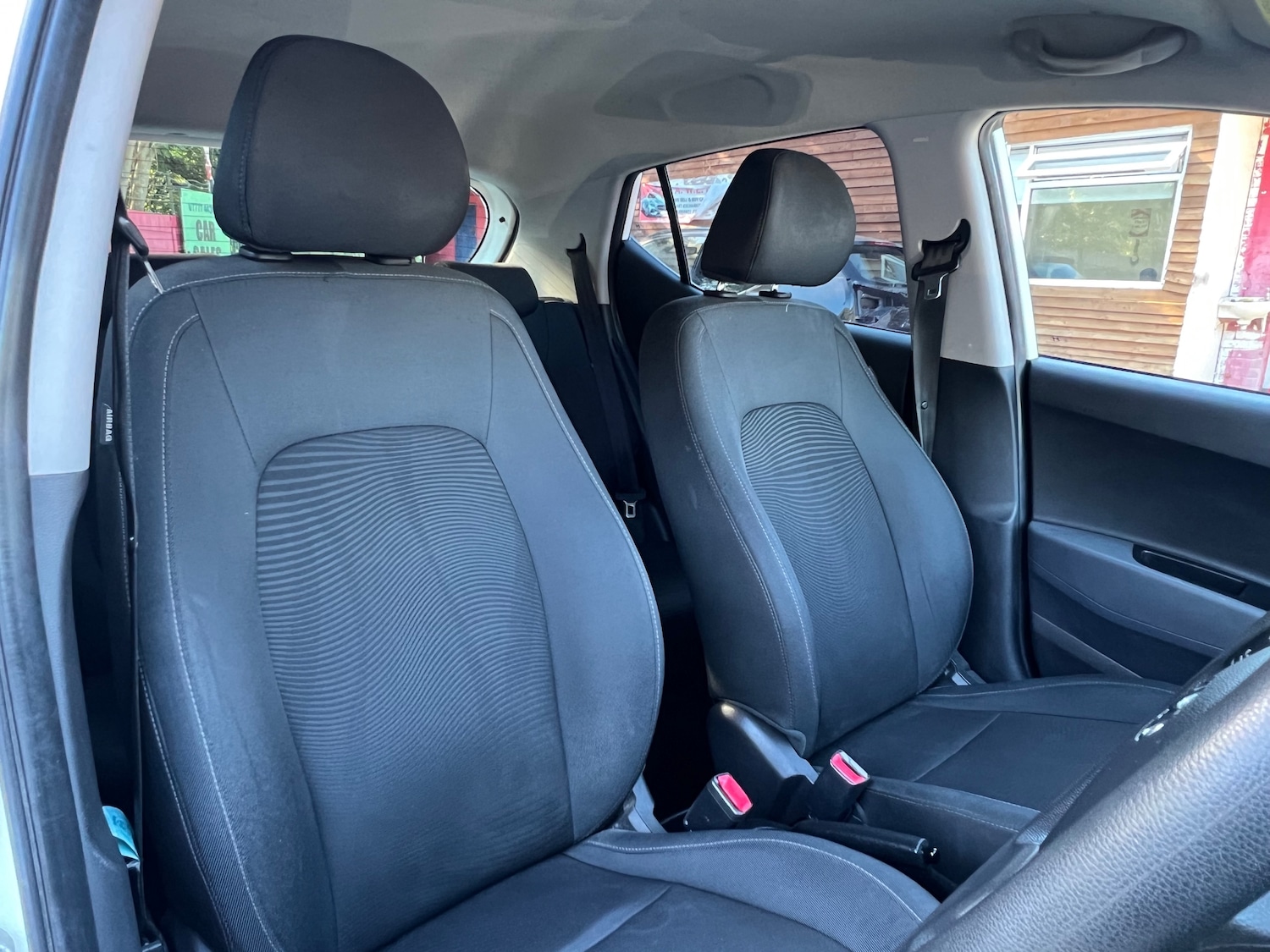 Used Hyundai i10 2018 for sale - 76892349: Photo 10