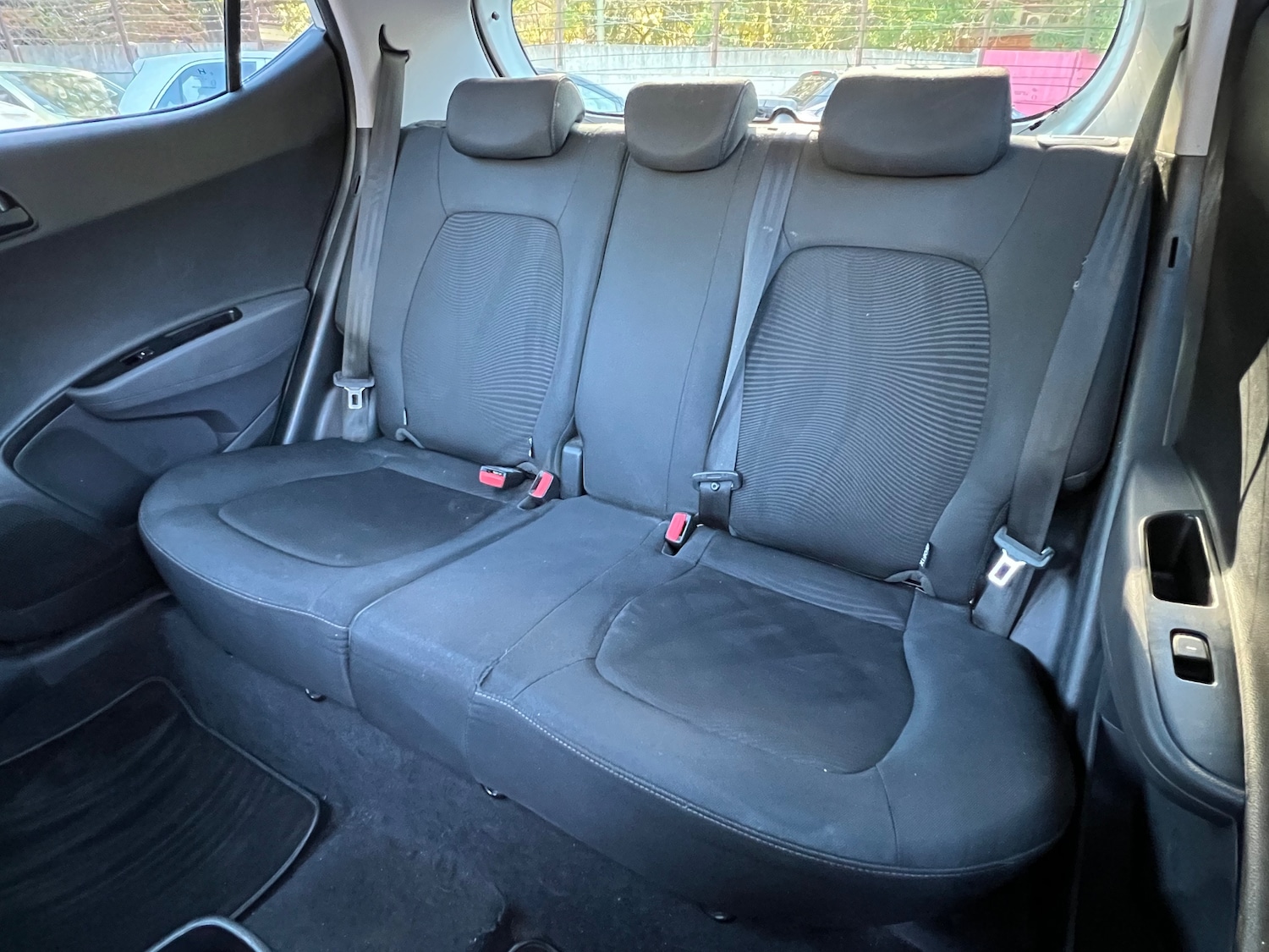 Used Hyundai i10 2018 for sale - 76892349: Photo 13