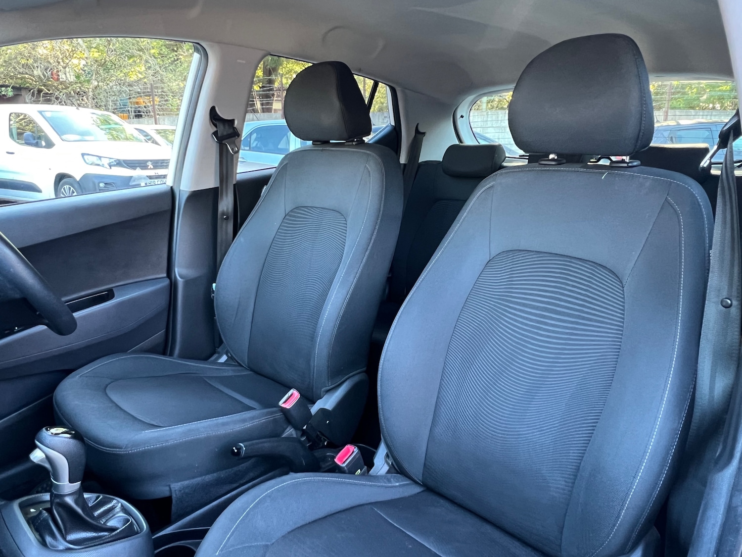 Used Hyundai i10 2018 for sale - 76892349: Photo 14