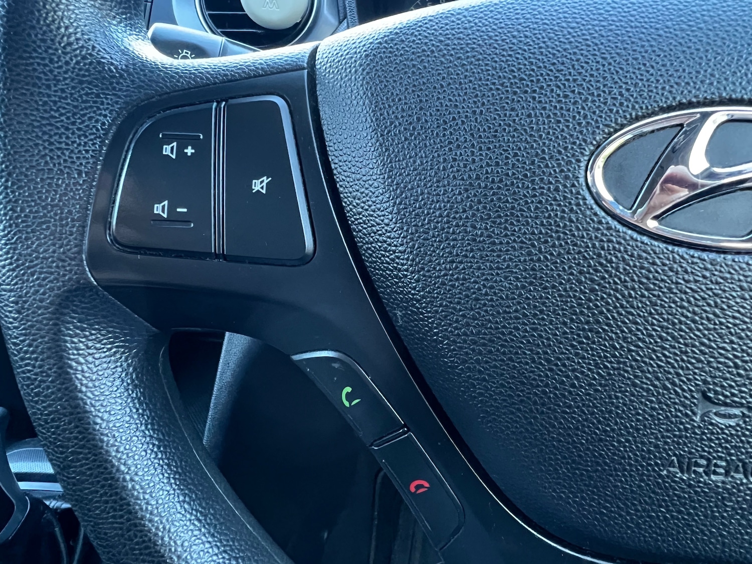 Used Hyundai i10 2018 for sale - 76892349: Photo 20