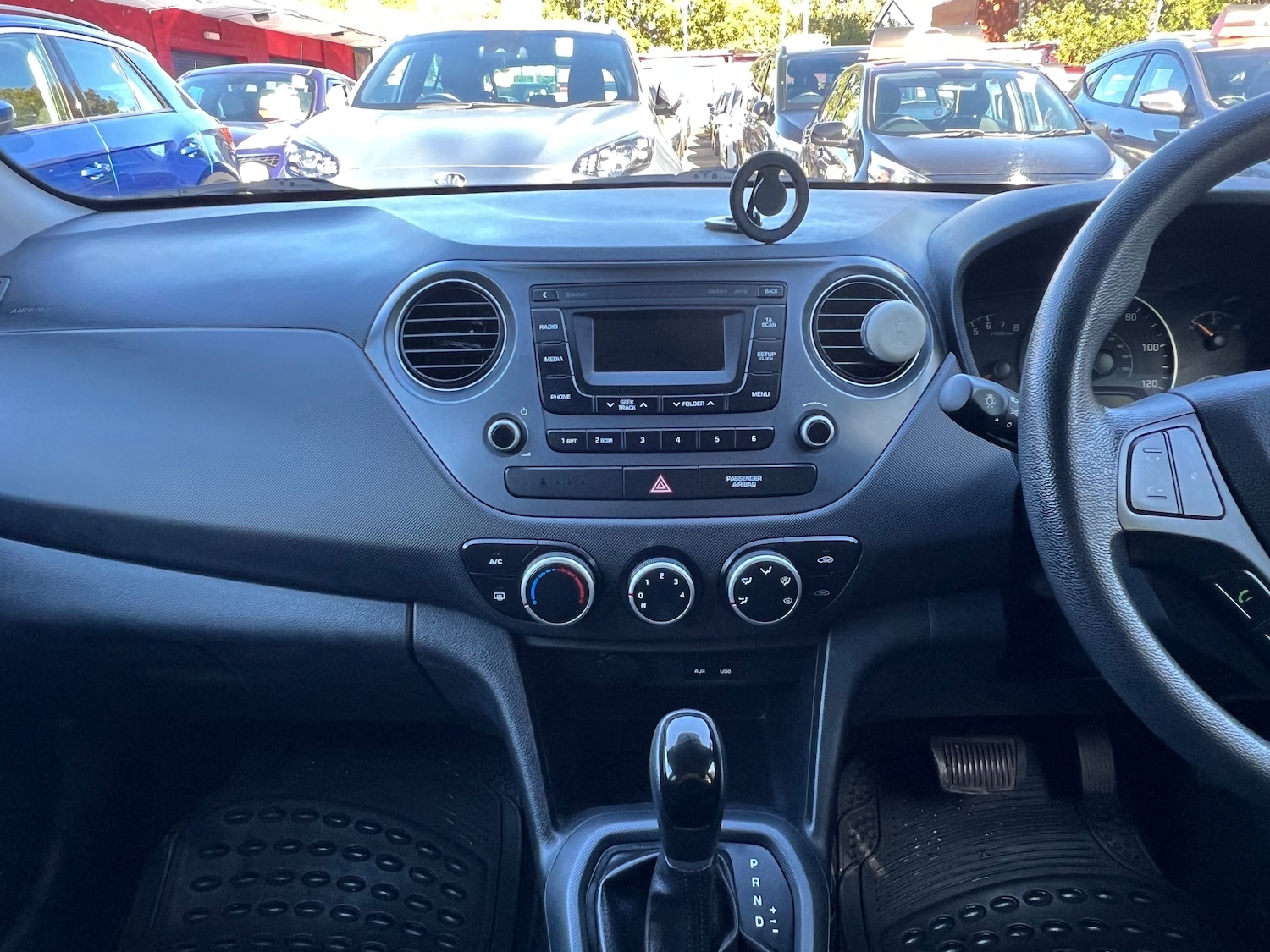 Used Hyundai i10 2018 for sale - 76892349: Photo 24