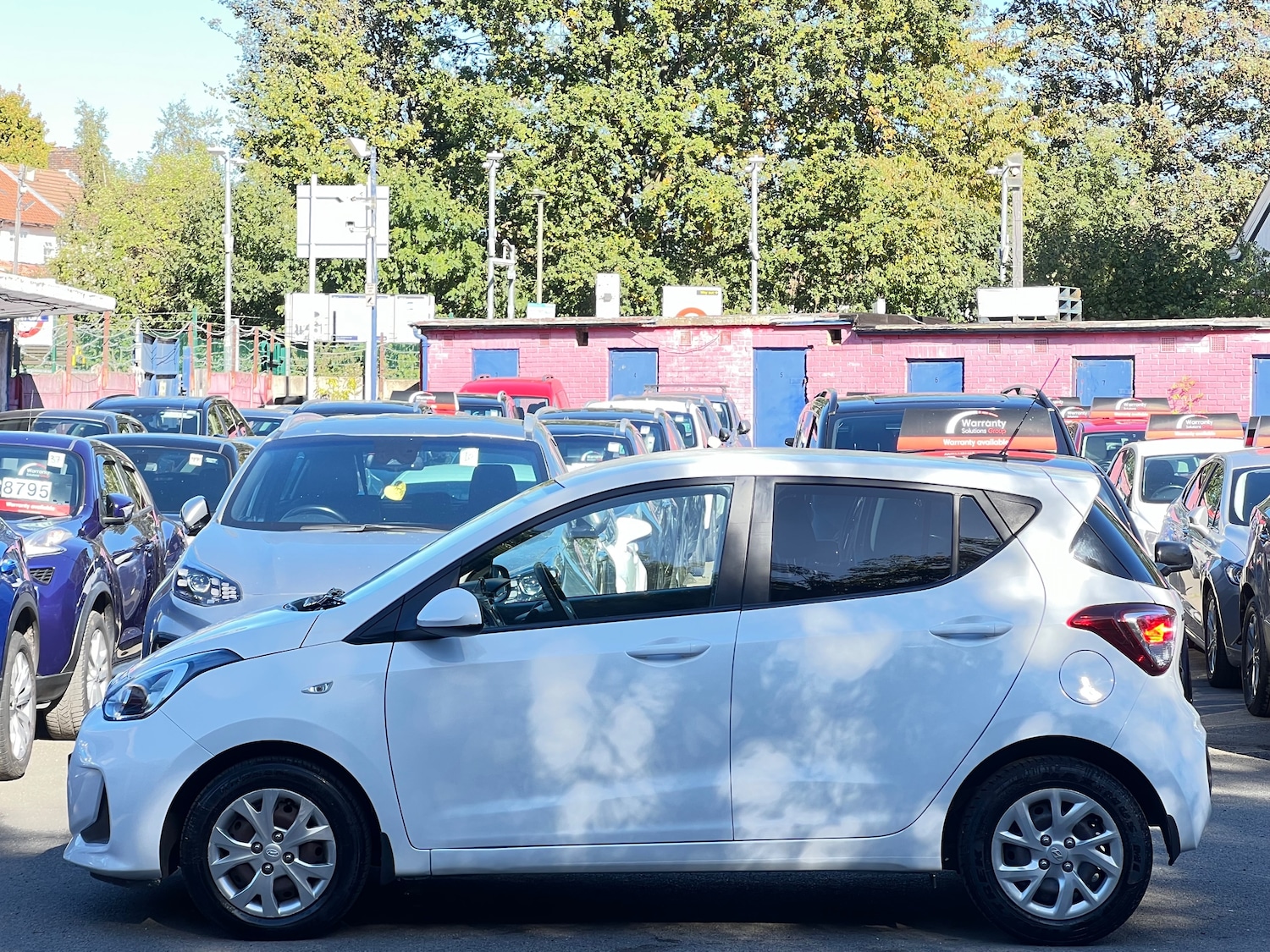 Used Hyundai i10 2018 for sale - 76892349: Photo 4