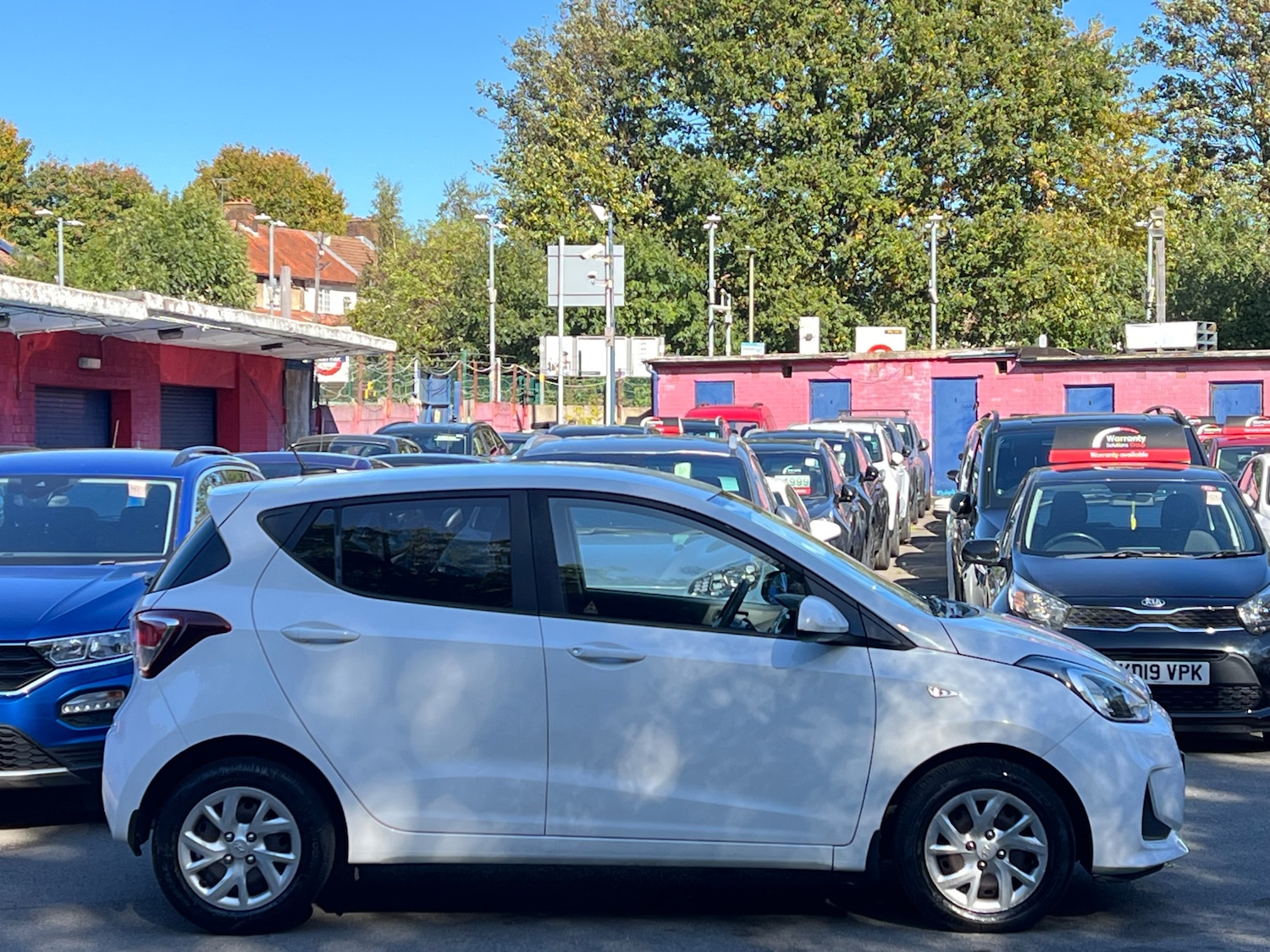 Used Hyundai i10 2018 for sale - 76892349: Photo 8