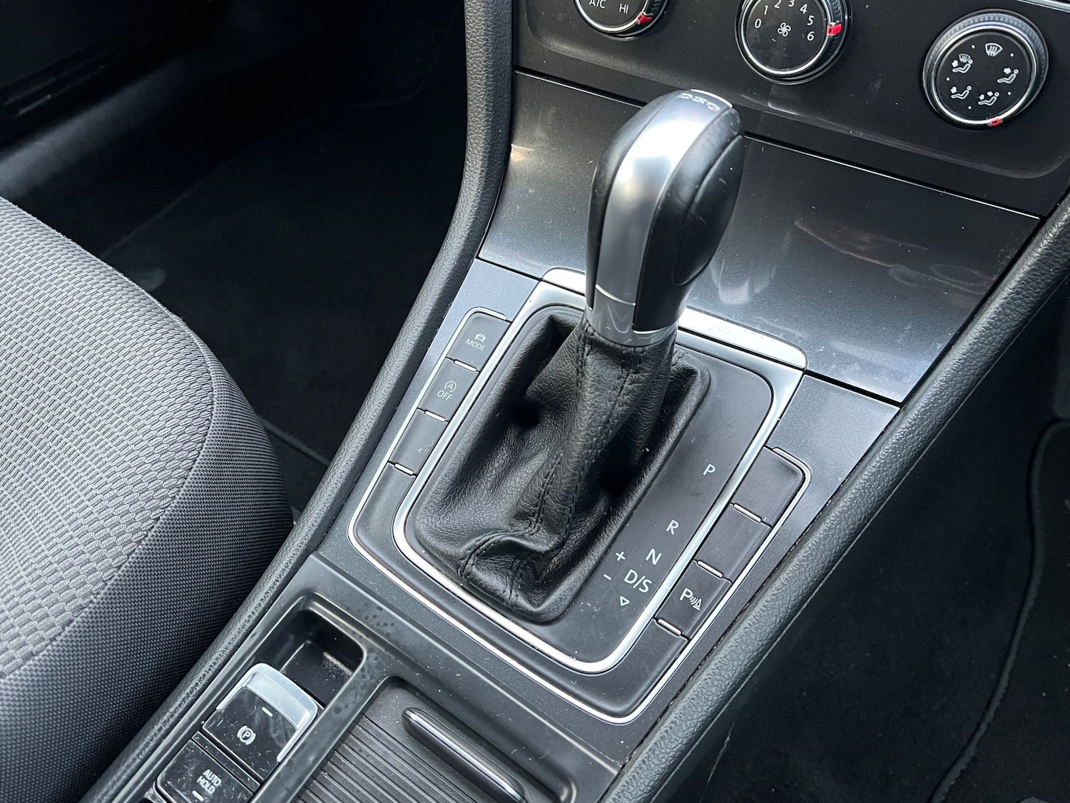 Used Volkswagen Golf 2018 for sale - 76711942: Photo 32