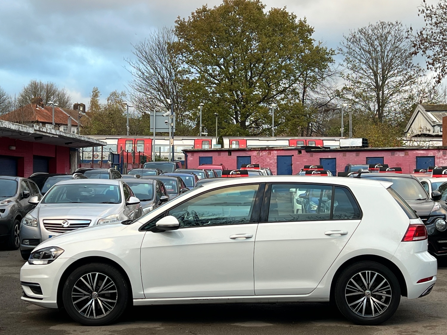 Used Volkswagen Golf 2018 for sale - 76711942: Photo 4