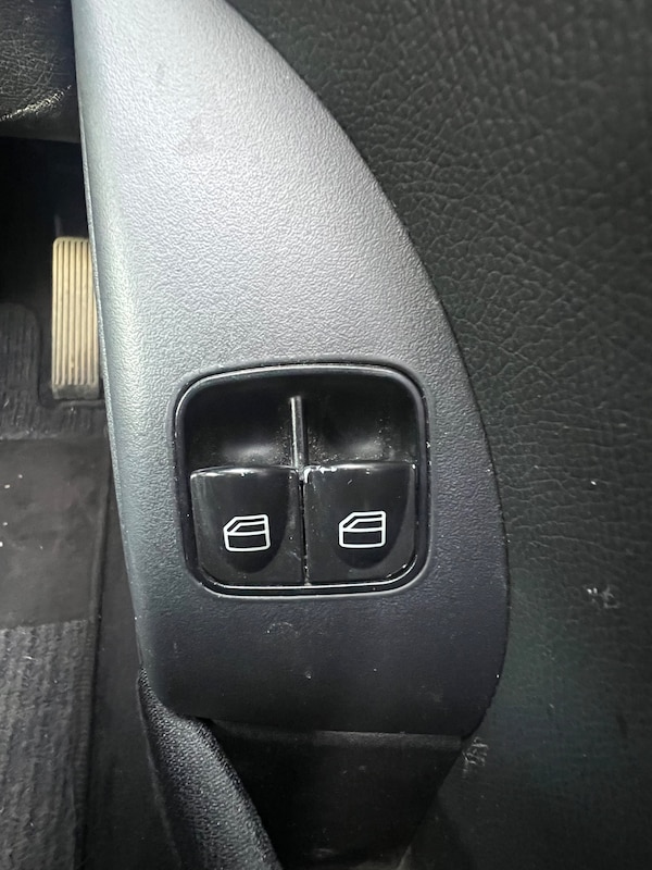 Used Mercedes-Benz C Class 2007 for sale - 75650950: Photo 31