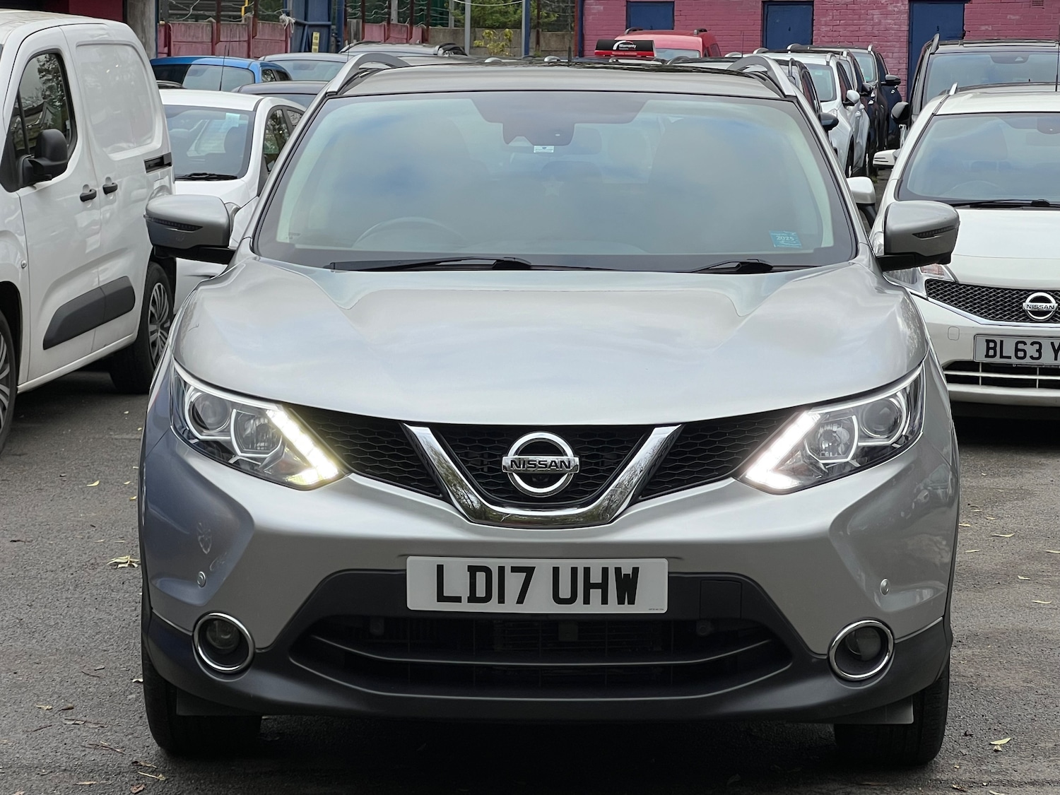 Used Nissan Qashqai 2017 for sale - 76480781: Photo 2