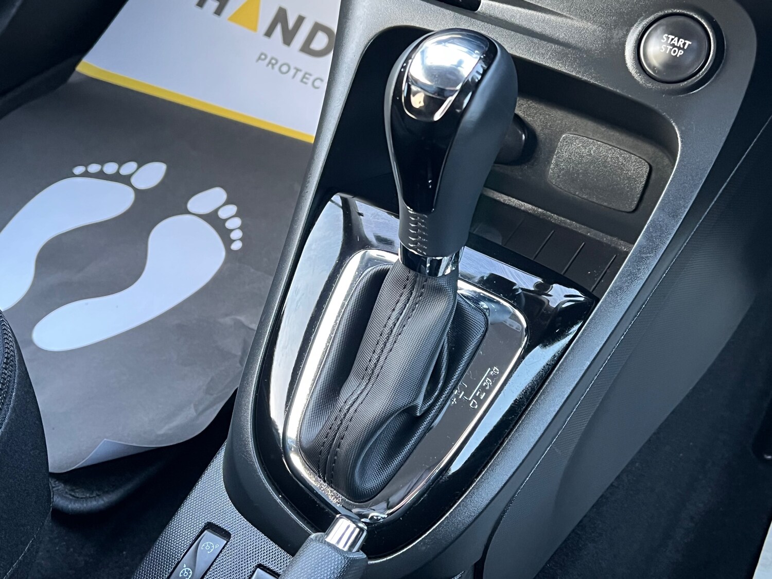 Used Renault Captur 2015 for sale - 77764225: Photo 32