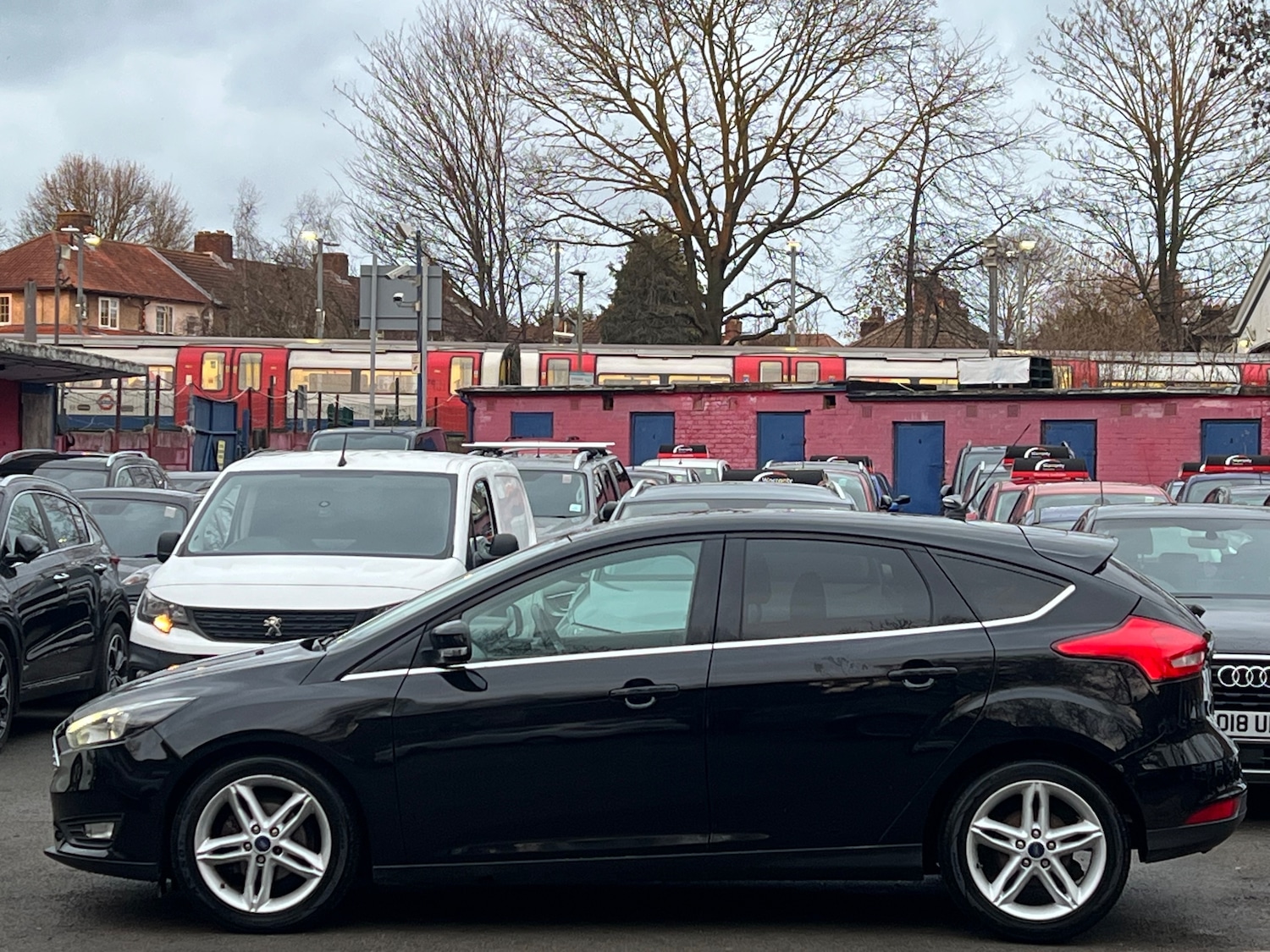 Used Ford Focus 2016 for sale - 77226178: Photo 4