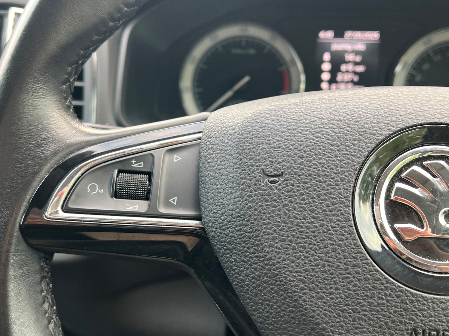 Used Skoda Karoq 2018 for sale - 76097340: Photo 20