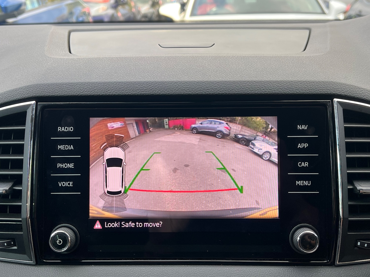 Used Skoda Karoq 2018 for sale - 76097340: Photo 27