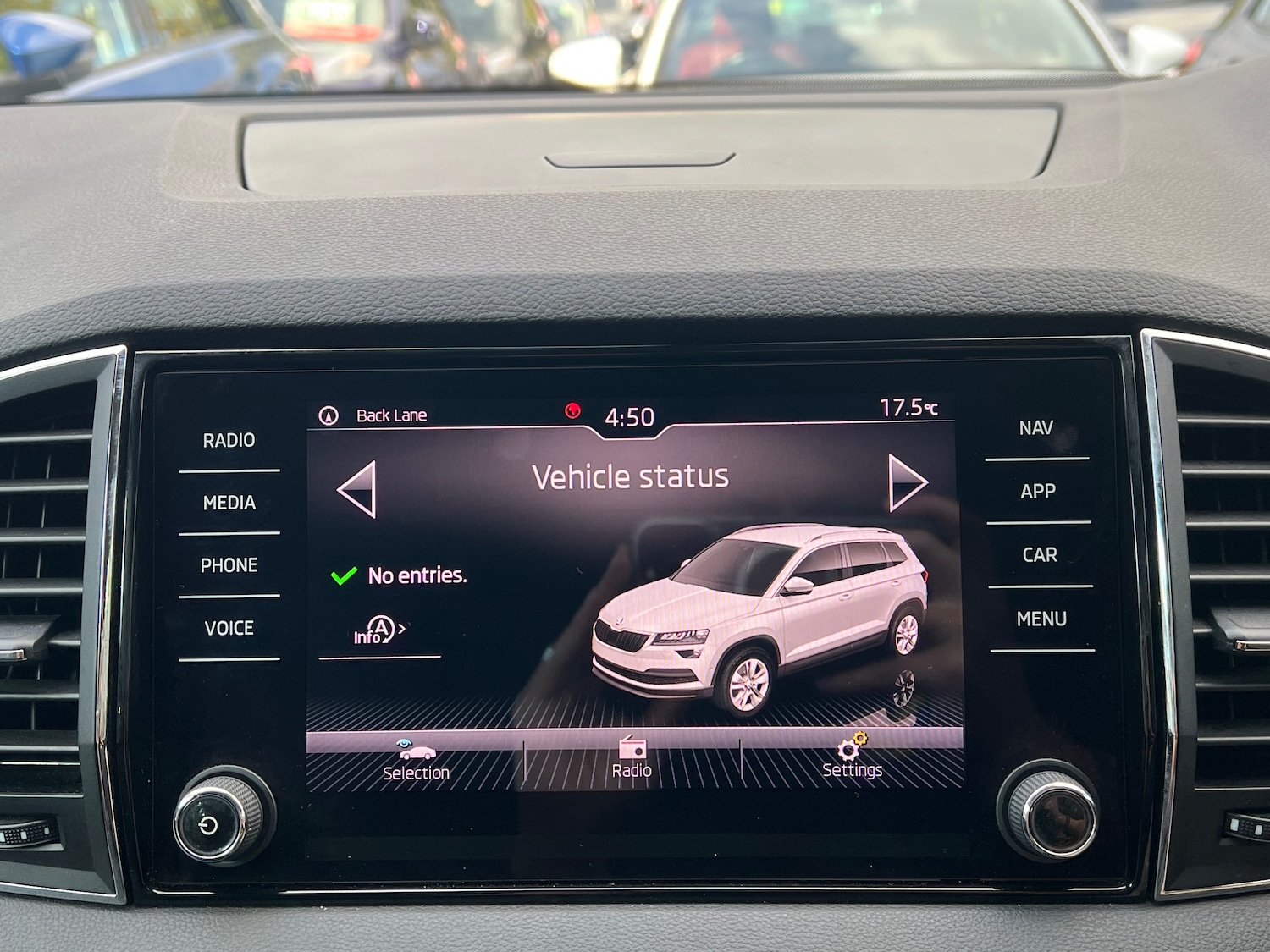 Used Skoda Karoq 2018 for sale - 76097340: Photo 33