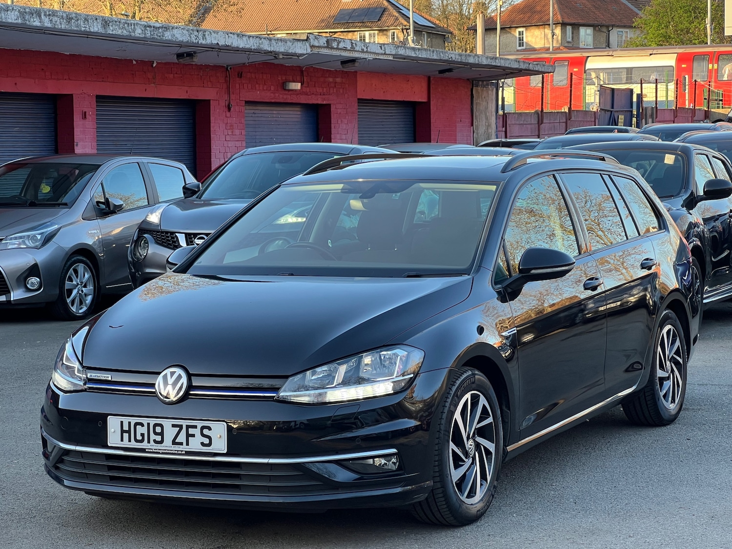 Used Volkswagen Golf 2019 for sale - 77951725: Photo 3