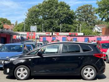 Used Kia Carens 2015 for sale - 75085047: Photo