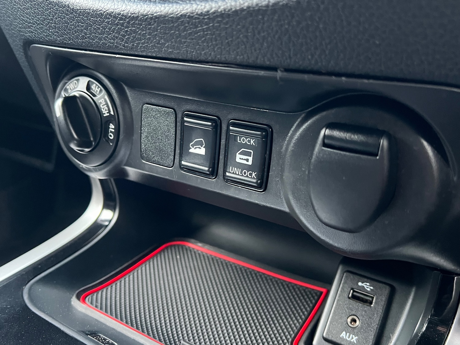 Used Nissan Navara 2018 for sale - 77394182: Photo 37