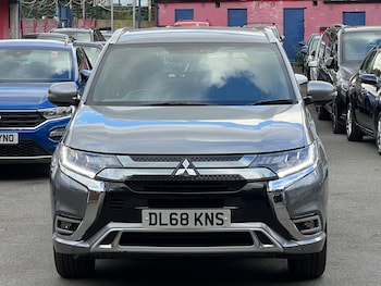 Used Mitsubishi Outlander 2019 for sale - 76097342: Photo 2