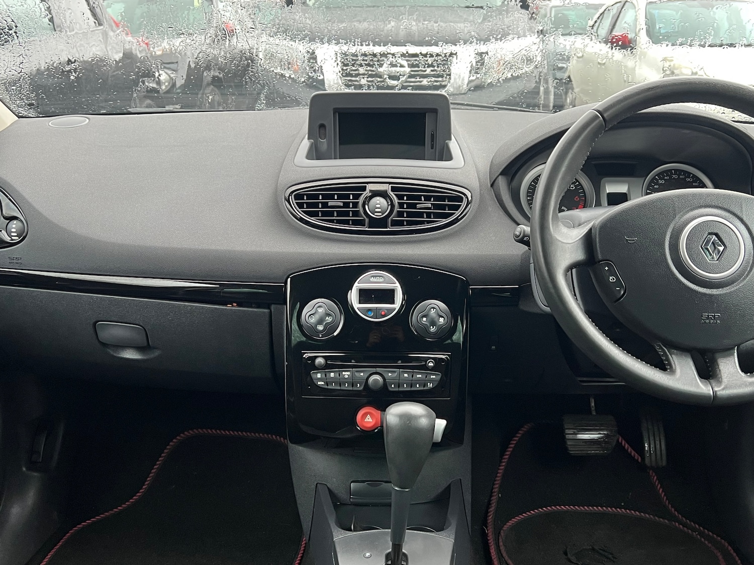 Used Renault Clio 2012 for sale - 77462985: Photo 24