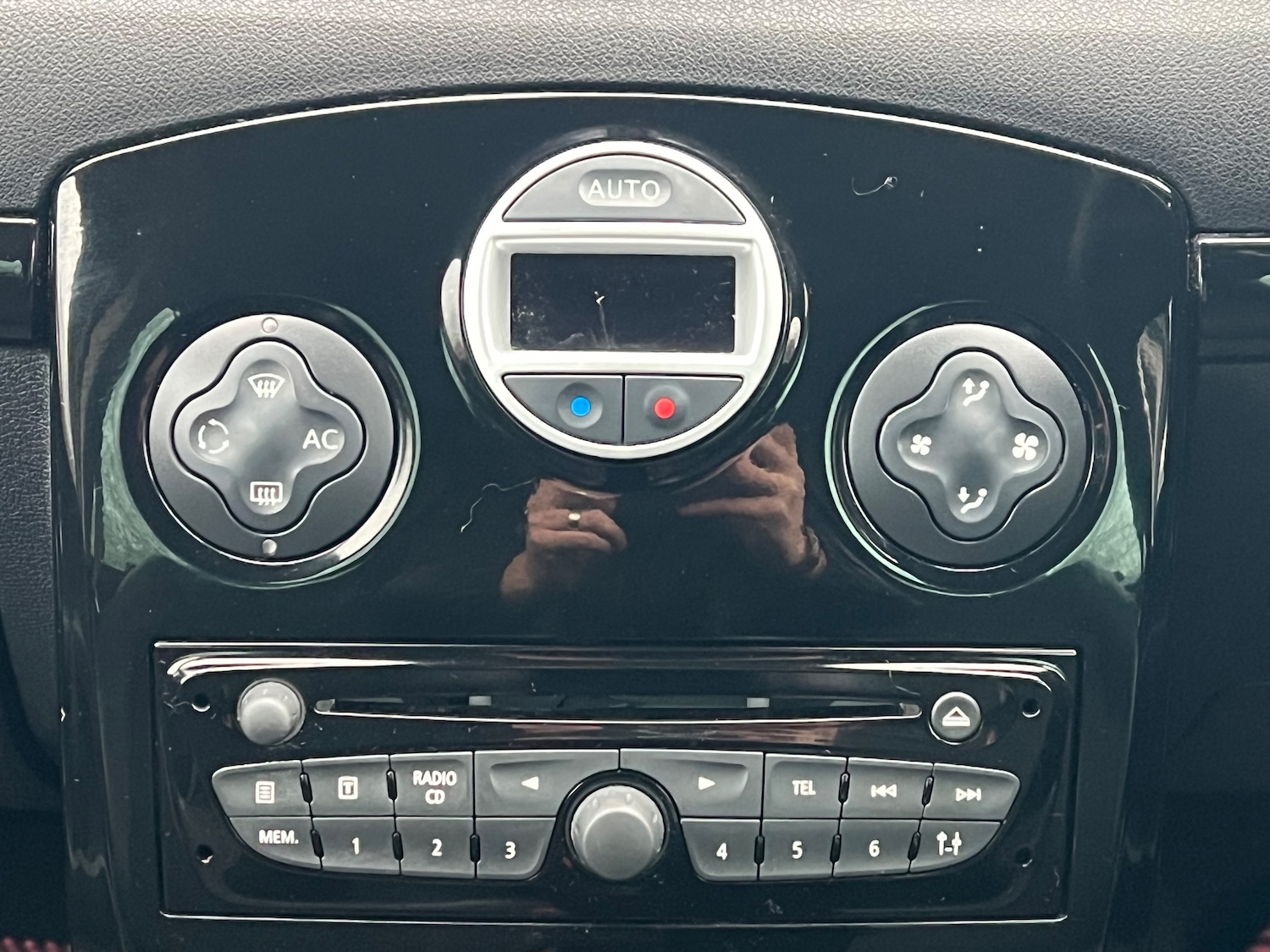 Used Renault Clio 2012 for sale - 77462985: Photo 26