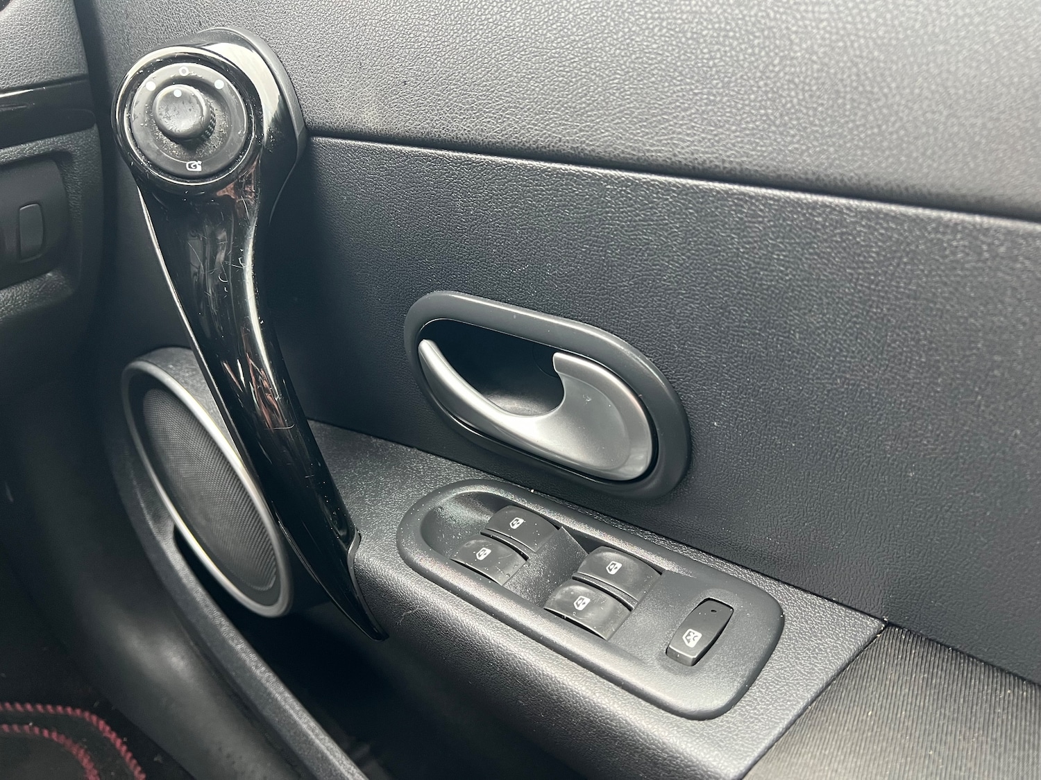 Used Renault Clio 2012 for sale - 77462985: Photo 32