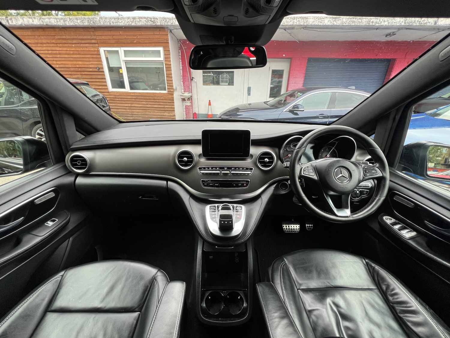 Used Mercedes-Benz V-Class 2018 for sale - 76386866: Photo 18