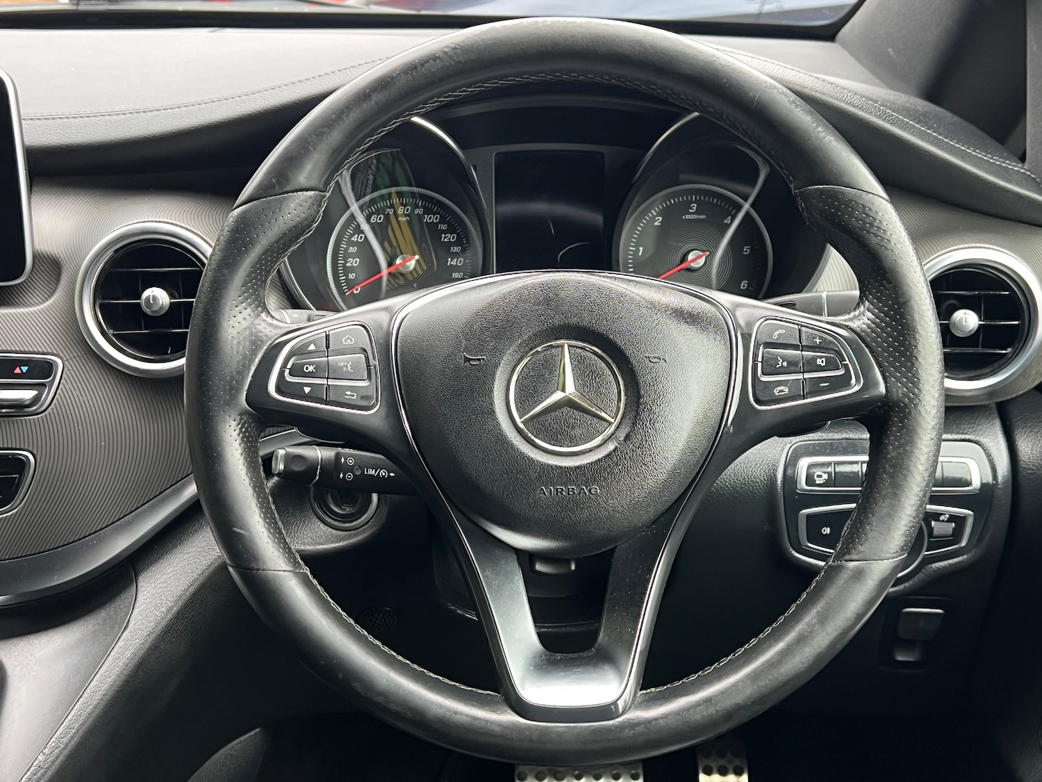 Used Mercedes-Benz V-Class 2018 for sale - 76386866: Photo 19