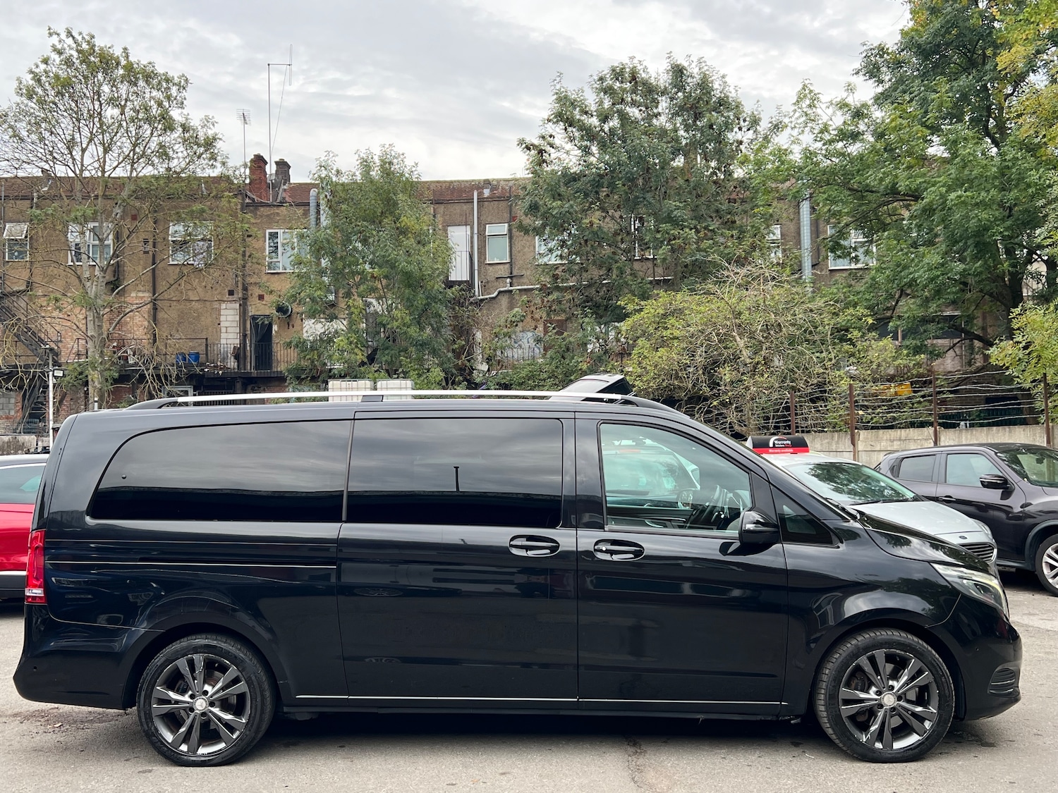 Used Mercedes-Benz V-Class 2018 for sale - 76386866: Photo 8