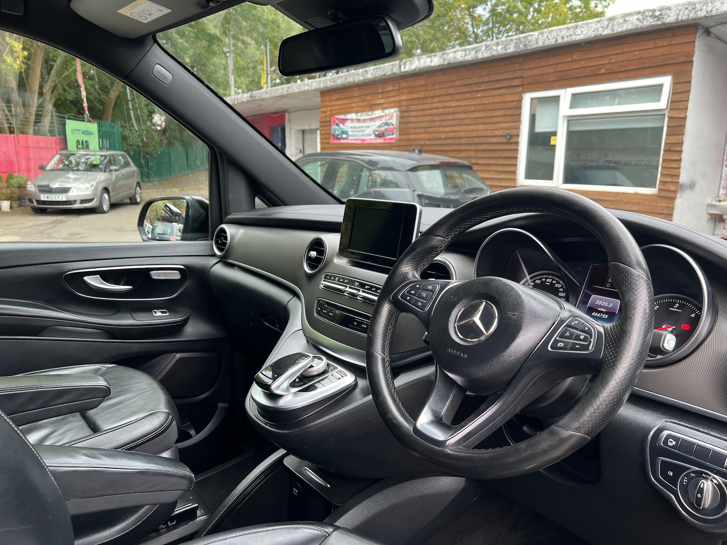 Used Mercedes-Benz V-Class 2018 for sale - 76386866: Photo 9