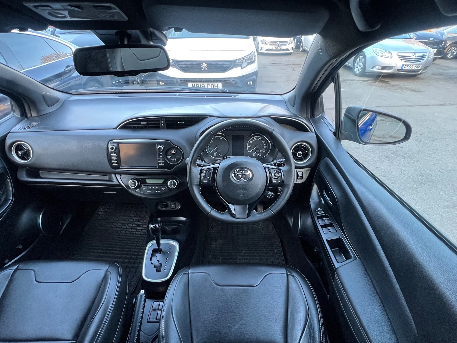 Used Toyota Yaris 2018 for sale - 76604325: Photo 17