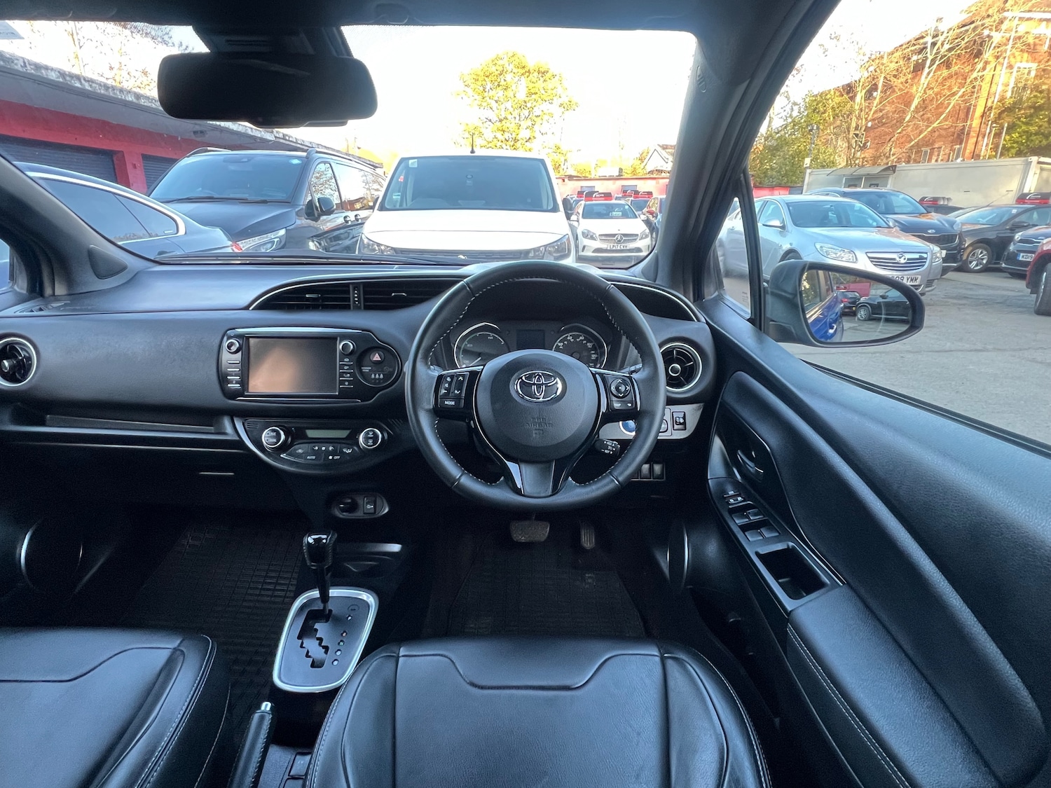 Used Toyota Yaris 2018 for sale - 76604325: Photo 18