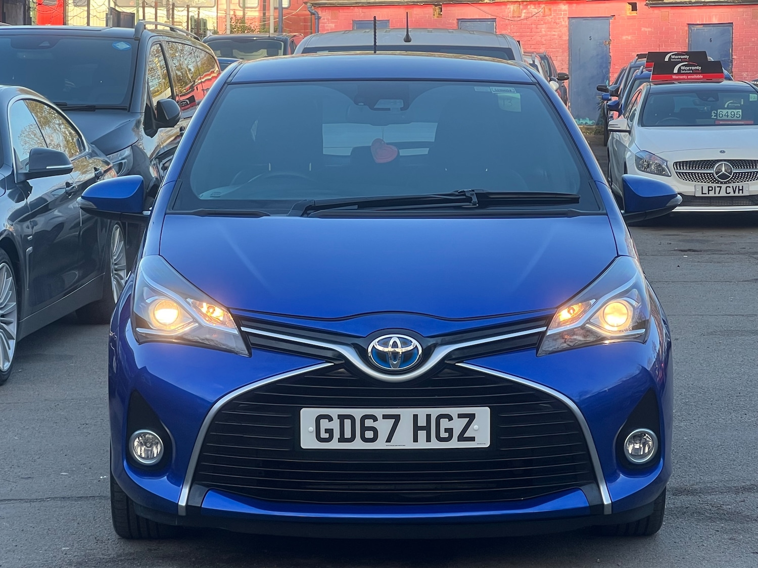 Used Toyota Yaris 2018 for sale - 76604325: Photo 2