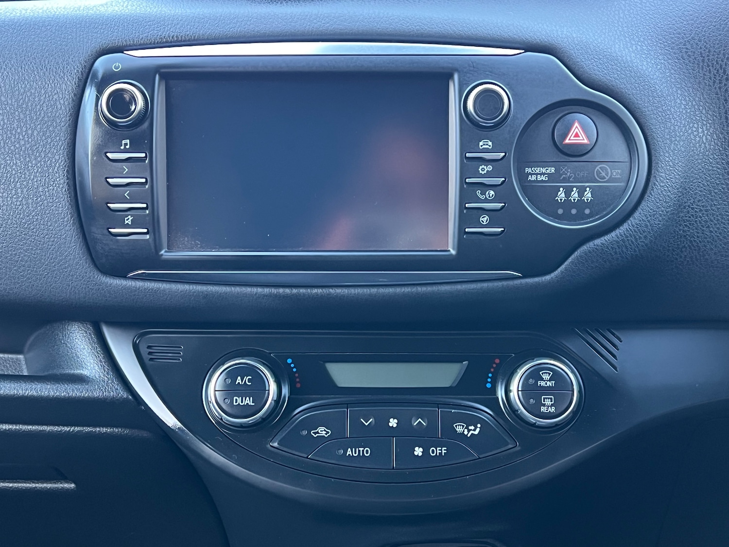 Used Toyota Yaris 2018 for sale - 76604325: Photo 25