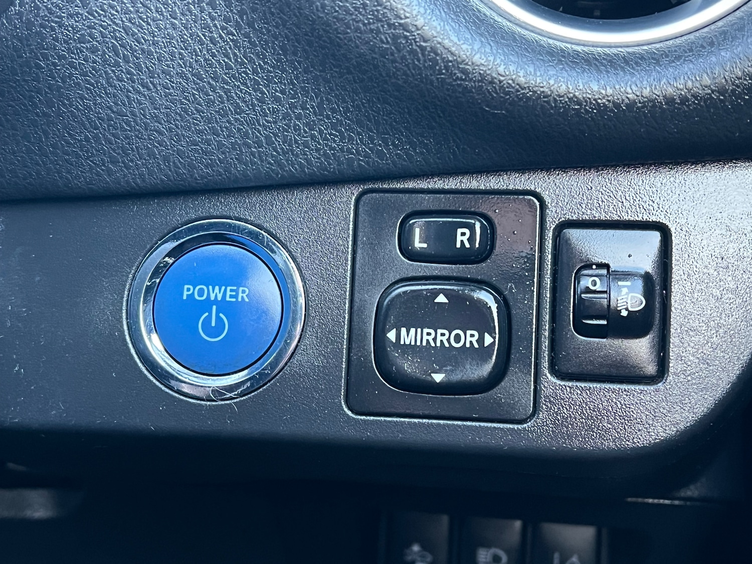 Used Toyota Yaris 2018 for sale - 76604325: Photo 32