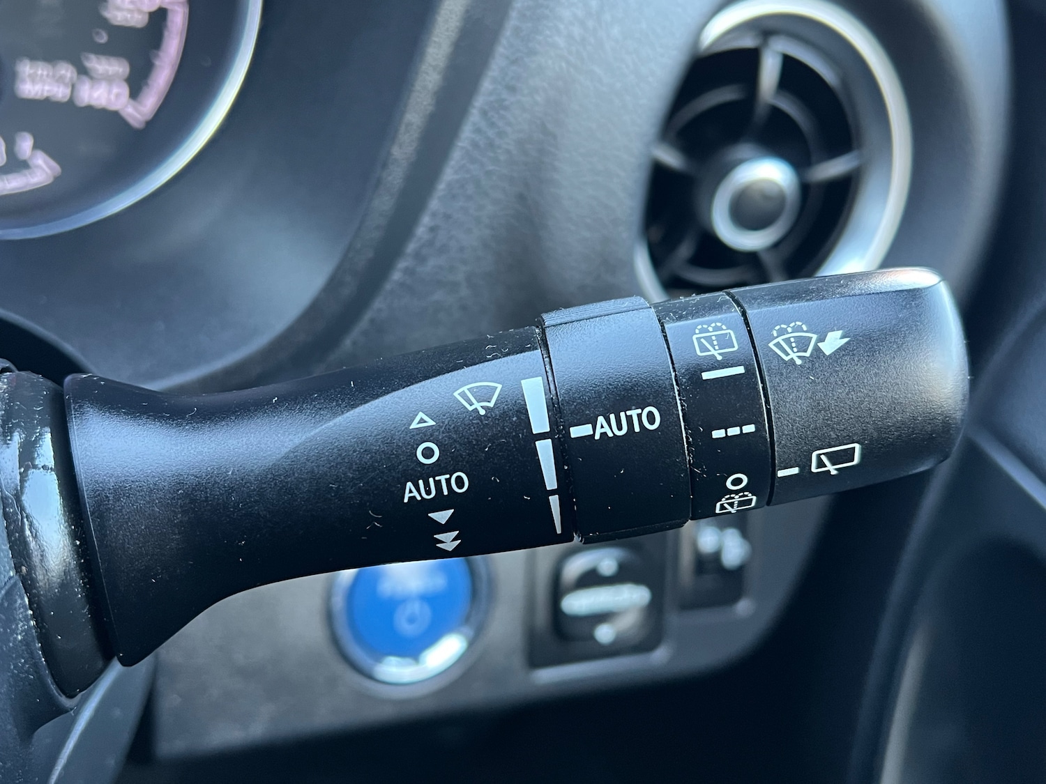 Used Toyota Yaris 2018 for sale - 76604325: Photo 35