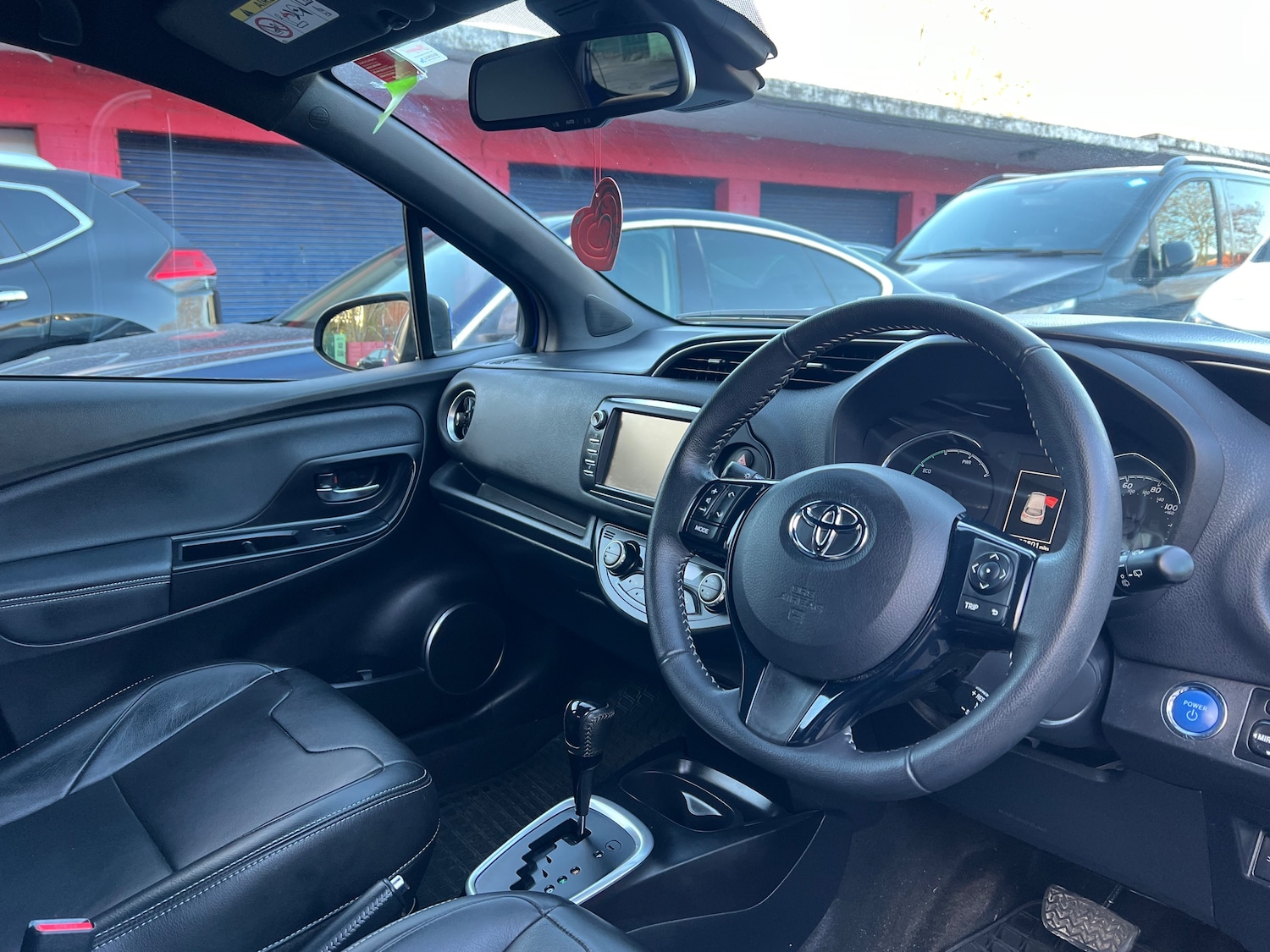 Used Toyota Yaris 2018 for sale - 76604325: Photo 9