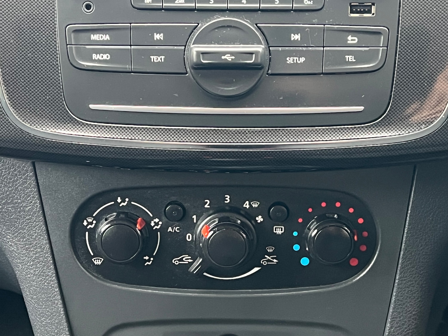 Used Dacia Sandero 2018 for sale - 76305275: Photo 24