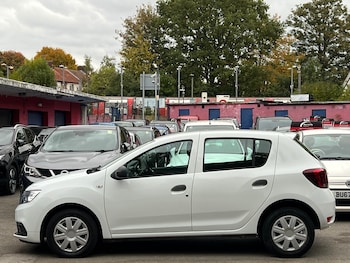 Used Dacia Sandero 2018 for sale - 76305275: Photo