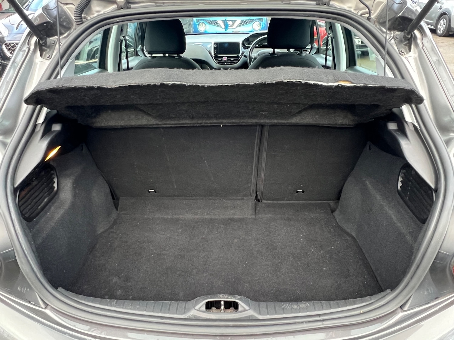 Used Peugeot 208 2018 for sale - 77394209: Photo 12