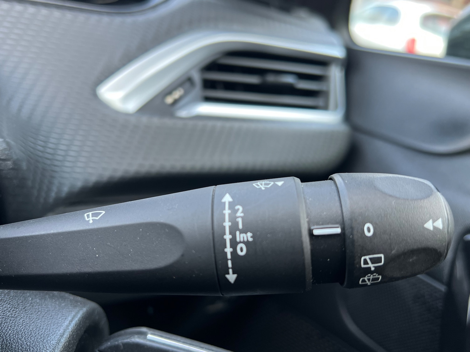 Used Peugeot 208 2018 for sale - 77394209: Photo 32