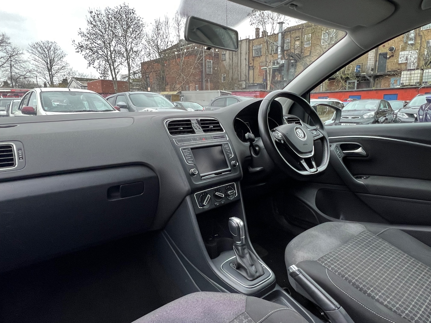 Used Volkswagen Polo 2014 for sale - 77520097: Photo 15