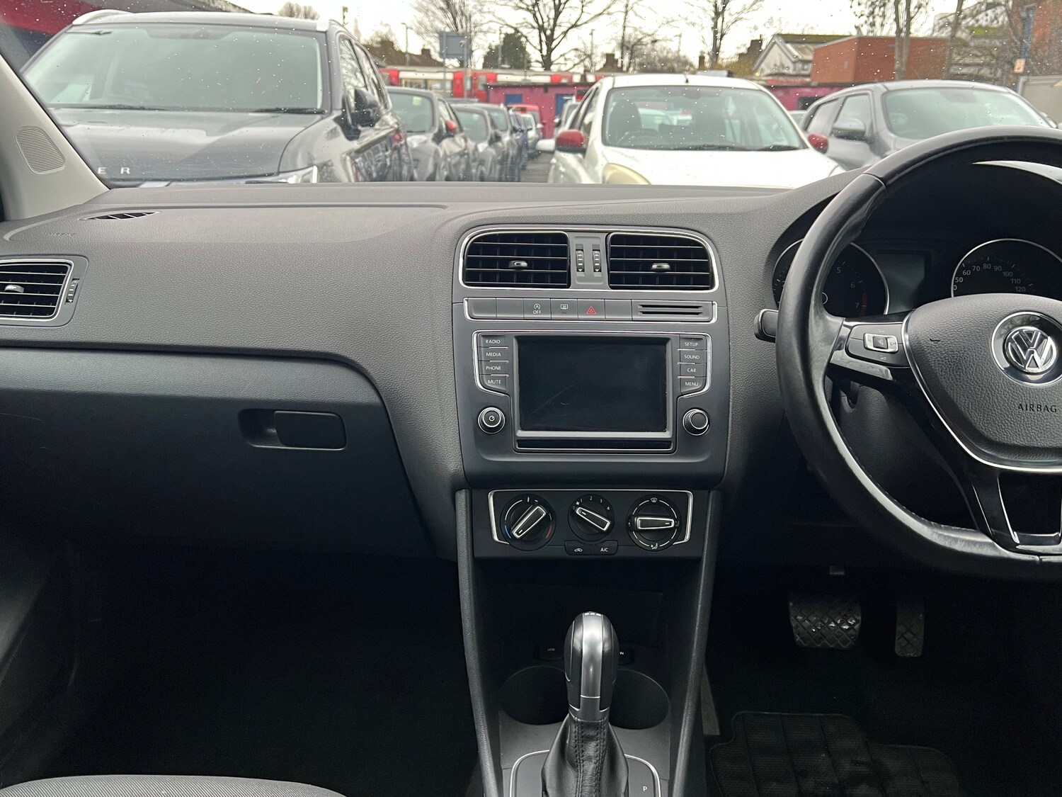 Used Volkswagen Polo 2014 for sale - 77520097: Photo 24