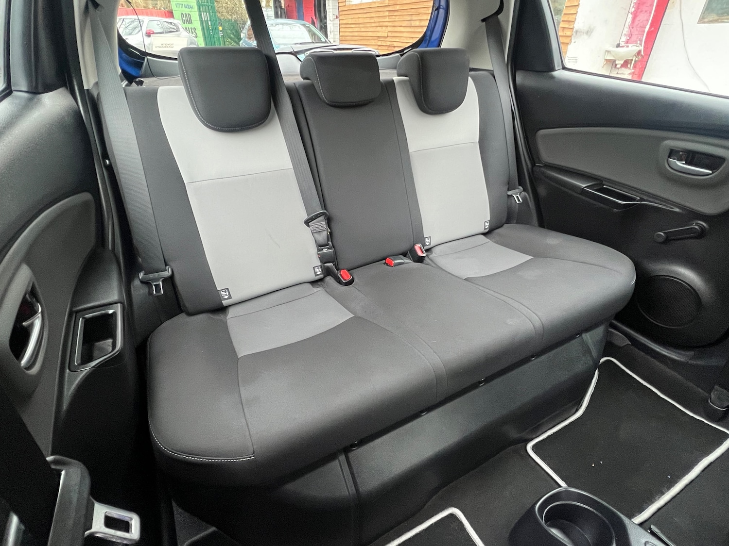 Used Toyota Yaris 2018 for sale - 77641794: Photo 11