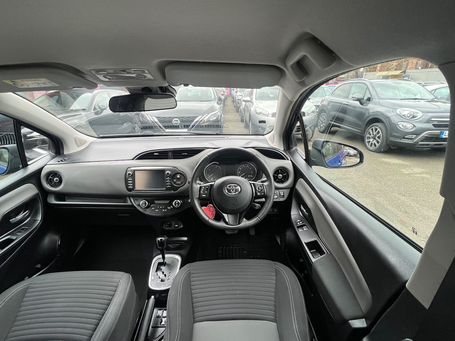 Used Toyota Yaris 2018 for sale - 77641794: Photo 18