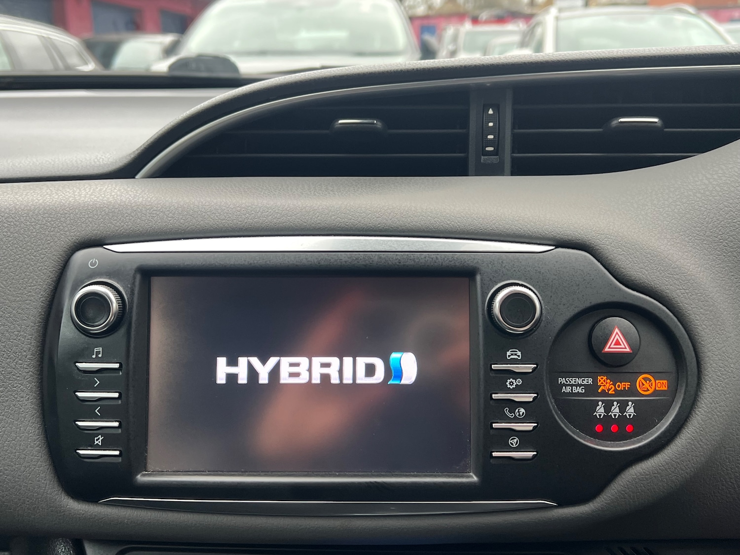 Used Toyota Yaris 2018 for sale - 77641794: Photo 23